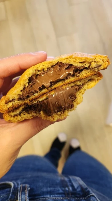 Cookie Nutella da Casinha 52 com recheio de creme de avelã